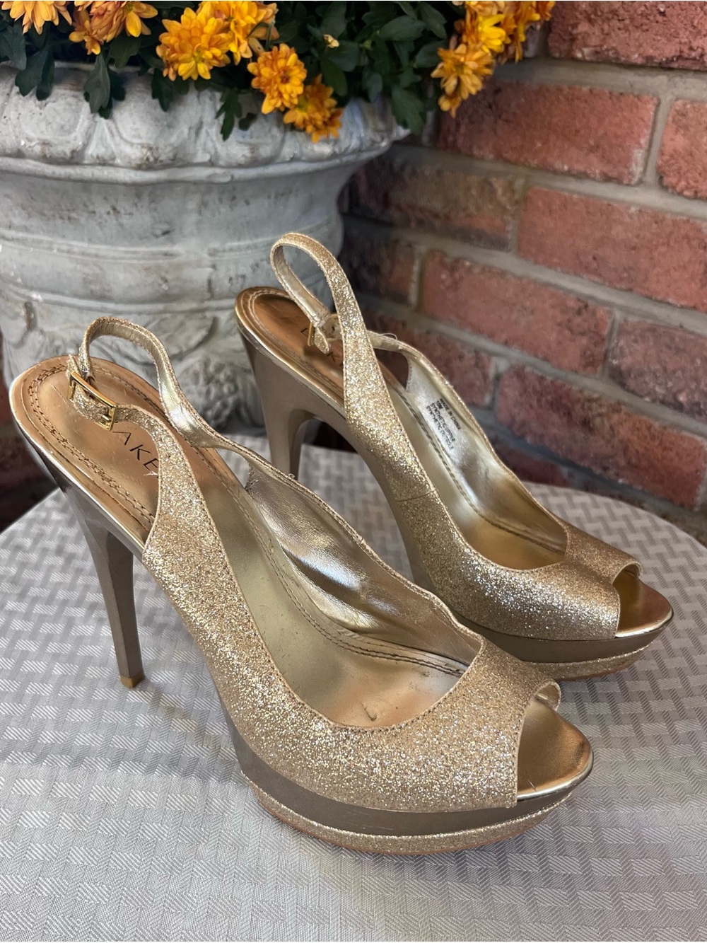 Bakers Gold Glitter Platform Stiletto Slingback Heels Size 10